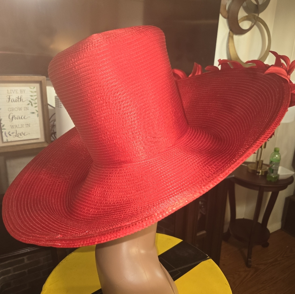 Elegant Red Floral Women's Hat - Picture 3 of 4